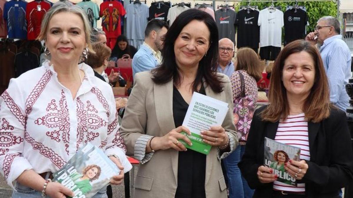 Rafi Crespín, entre Irene Pérez y Sonia Gallego, en Almodóvar.