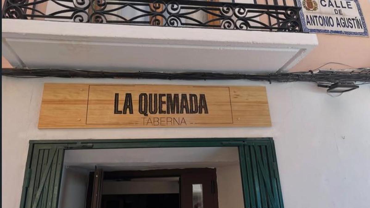 Fachada de La Quemada, nueva taberna clásica en el centro de Zaragoza