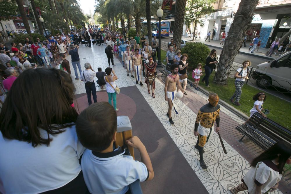 Los mayas llenan Alicante de danzas y rituales