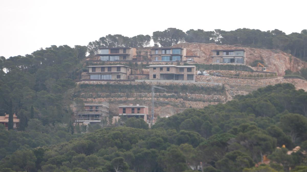 Vista de les cases que s&#039;estan construint a la zona de s&#039;Antiga i que ha denunciat SOS Costa Brava