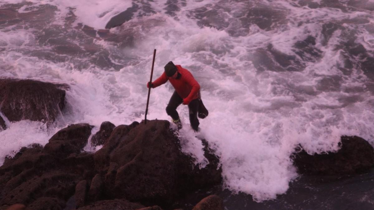Los percebeiros de Cangas regresan a la Costa da Vela