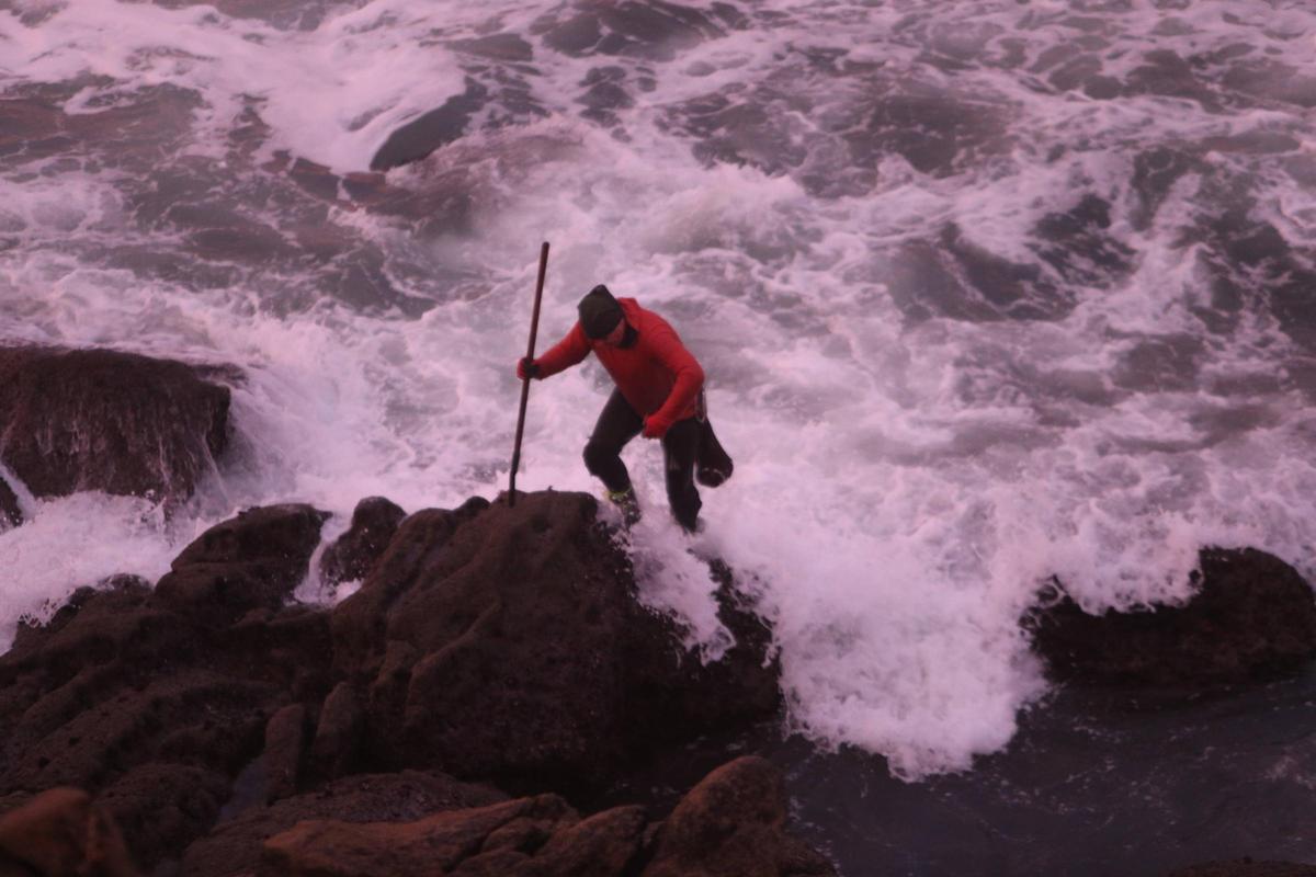 Los percebeiros de Cangas regresan a la Costa da Vela