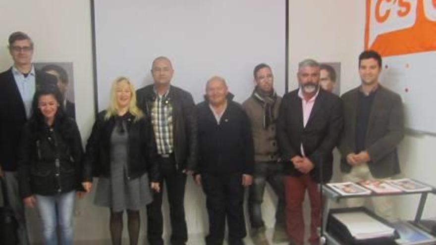 Ciudadanos abre sede definitiva en Torrevieja con la ausencia de una de sus dos concejalas