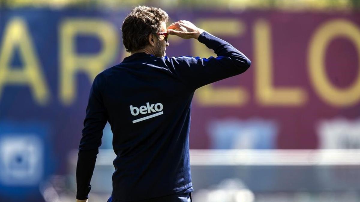 Luis Enrique, antes de empezar el último entrenamiento previo al duelo con el Madrid.