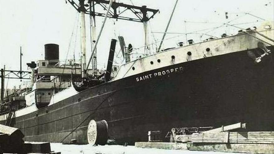 El mercant francès Saint Prosper enfonsat a la badia de Roses el 1939