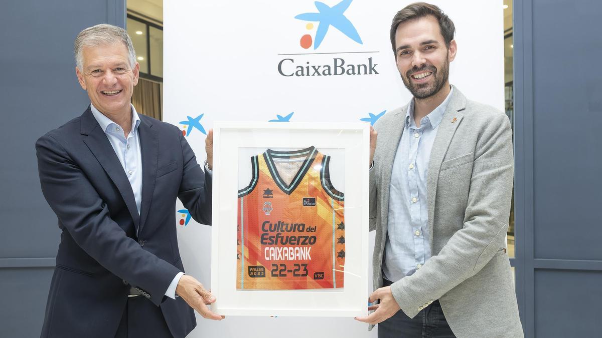 Xicu Costa (CaixaBank) y Enric Carbonell (Valencia Basket)