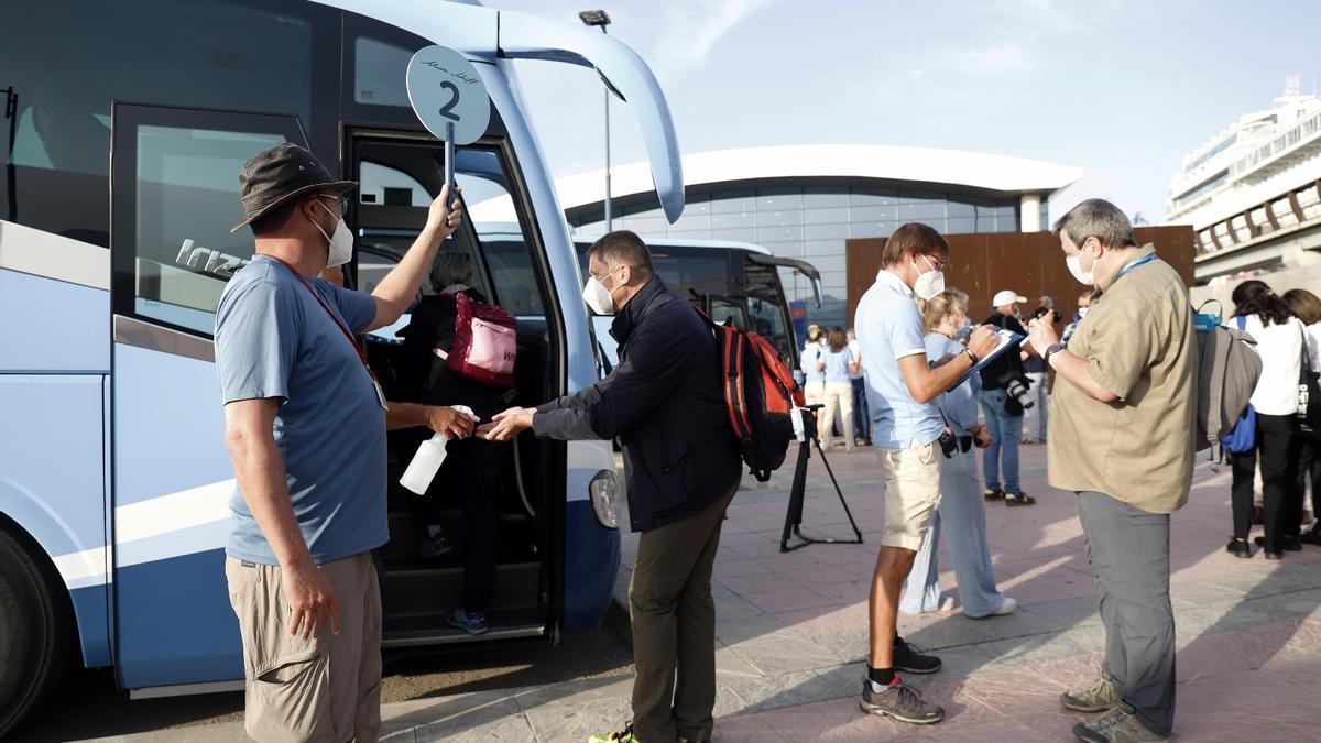 Llegada del primer crucero a Málaga tras el inicio de la pandemia