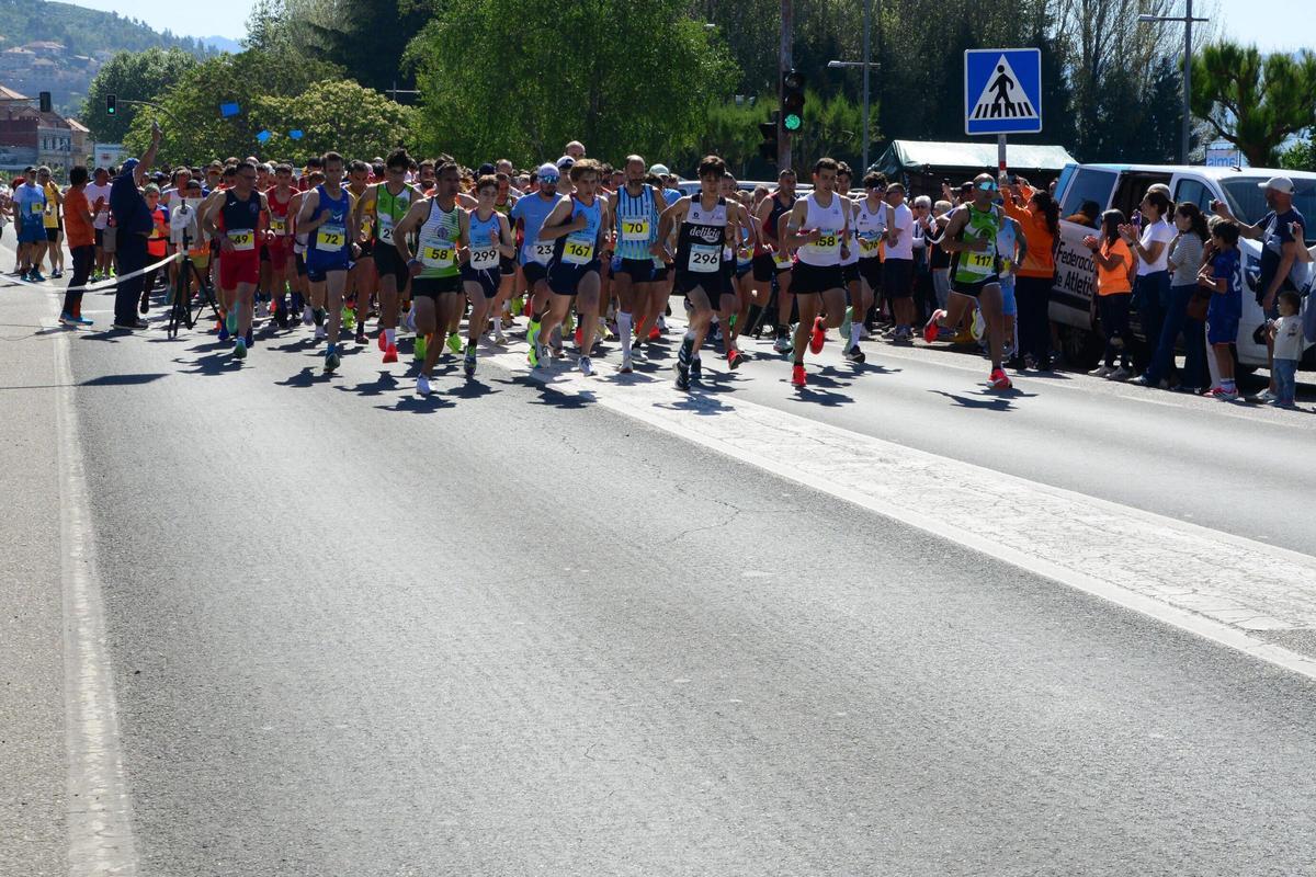 Medio millar de personas en la XVII Carreira Pedestre Concello de Moaña Medio millar de personas en la XVII Carreira Pedestre Concello de Moaña