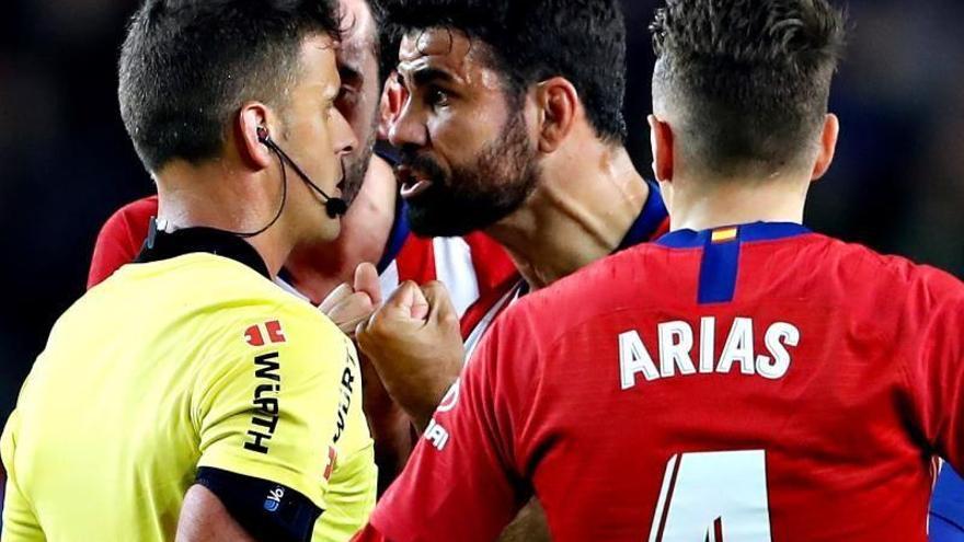 Ocho partidos a Diego Costa por su expulsión en el Camp Nou