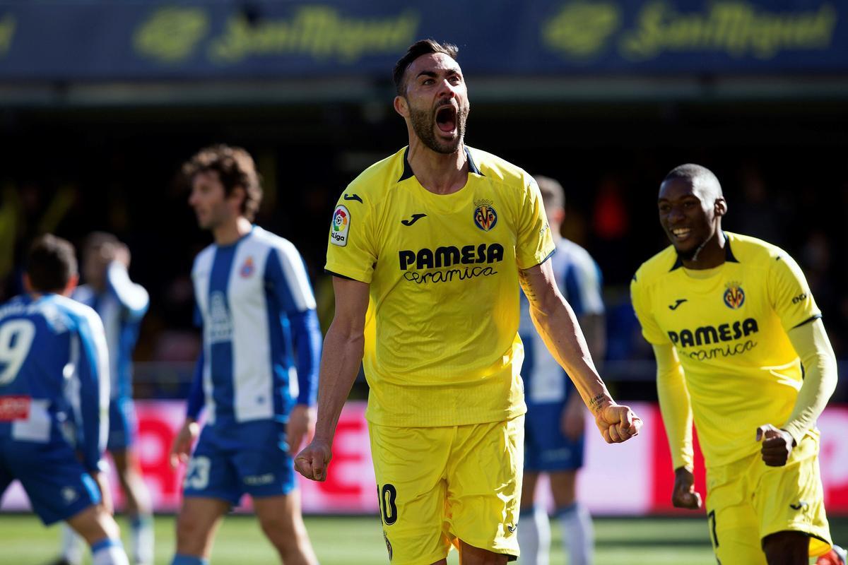 Iborra celebrando un gol con el Villarreal.