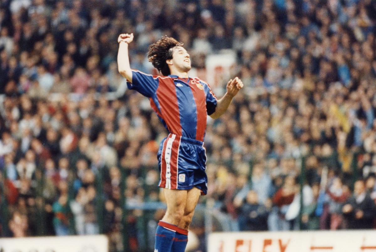 Iván Iglesias (93/94-94/95) jugó en el Barça entre 1993 y 1996, y se le recuerda sobre todo por su quinto gol al Madrid en el 5-0 de 1994 Iván Iglesias (93/94-94/95) jugó en el Barça entre 1993 y 1996, y se le recuerda sobre todo por su quinto gol al Madrid en el 5-0 de 1994