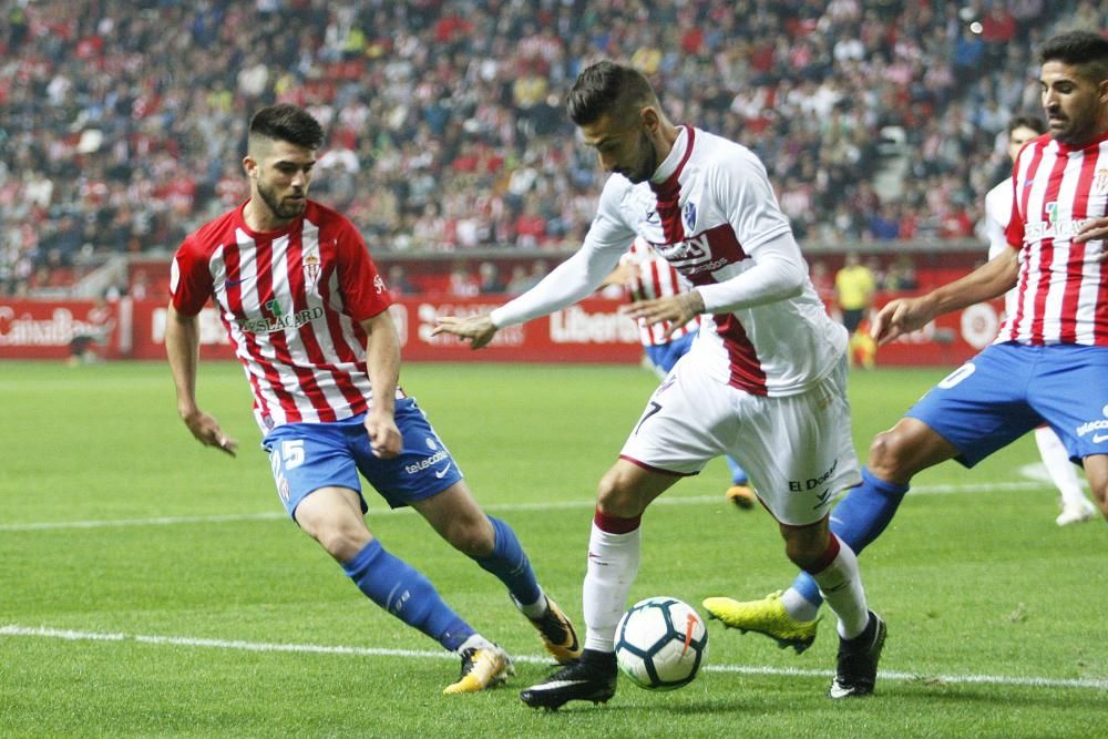 El partido entre el Real Sporting y el Huesca, en imágenes