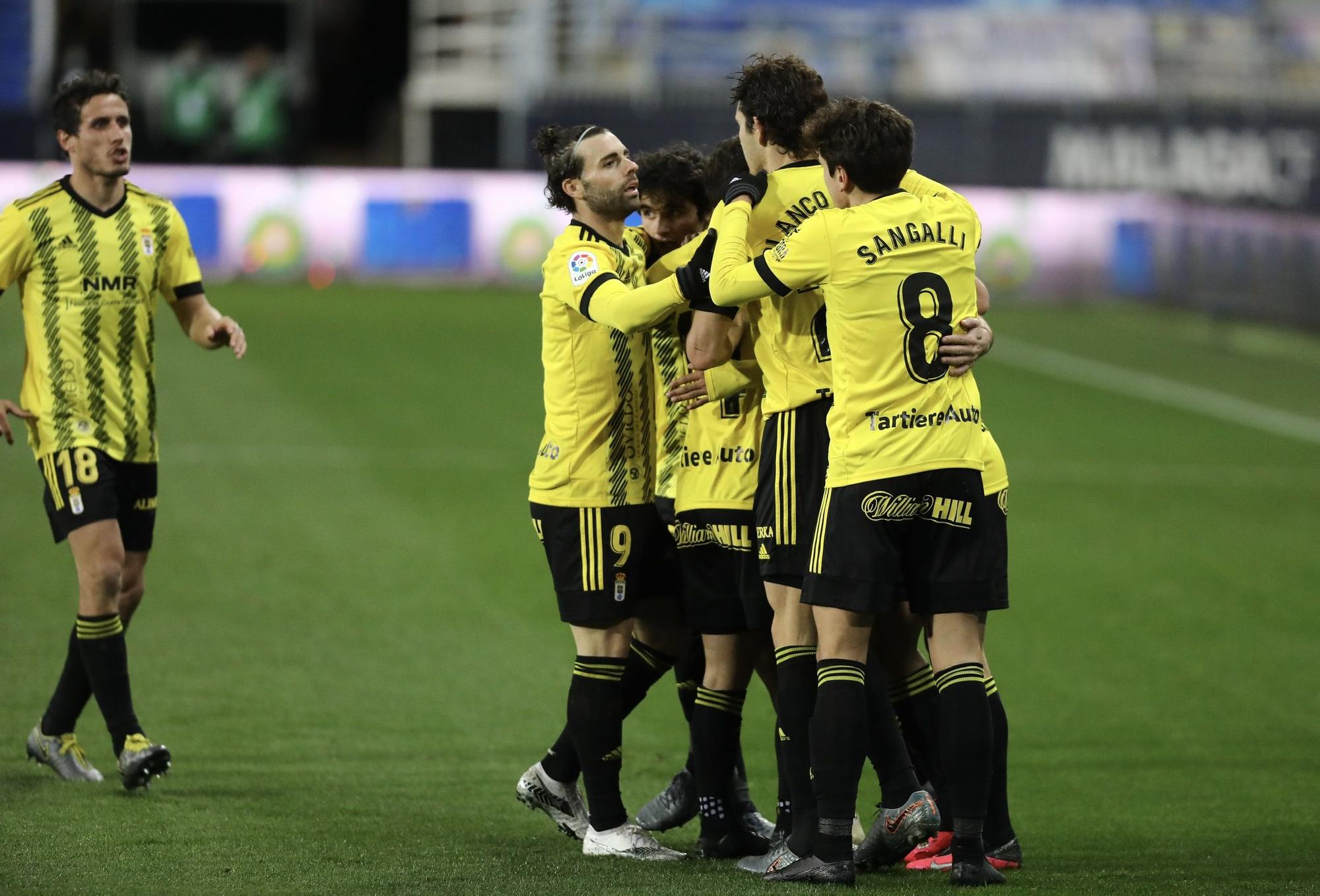 El partido entre el Málaga y el Oviedo, en imágenes