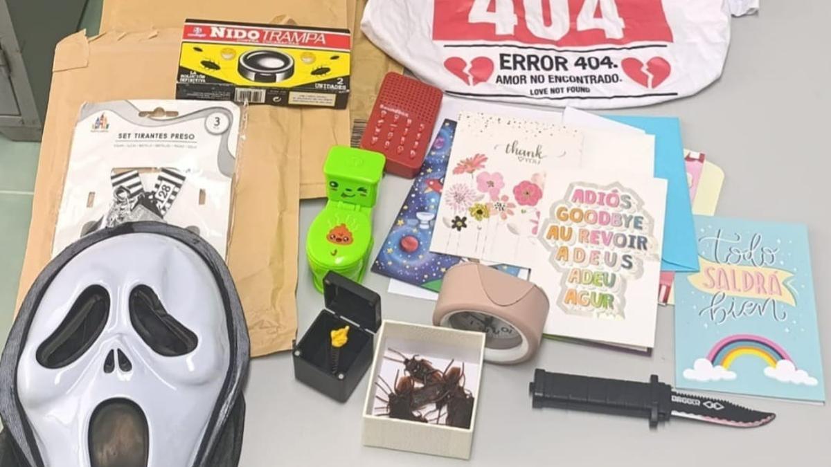 Los objetos amenazantes que enviaron a la empresa.