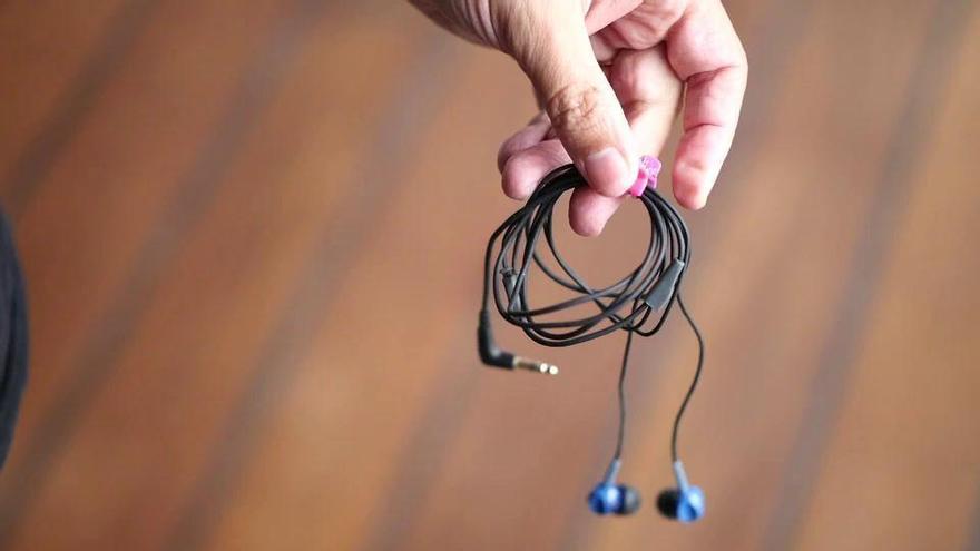 Ciberconsultorio#1: ¿Cómo evitar que se enrede el cable de los auriculares?