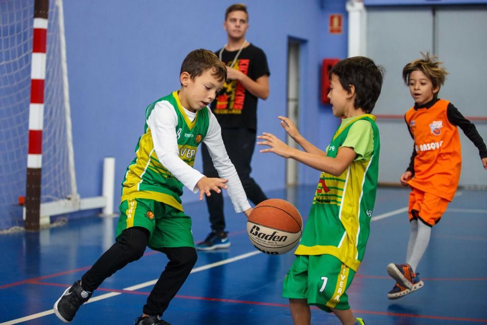 El objetivo de estas diadas es captar a niños para que jueguen al baloncesto