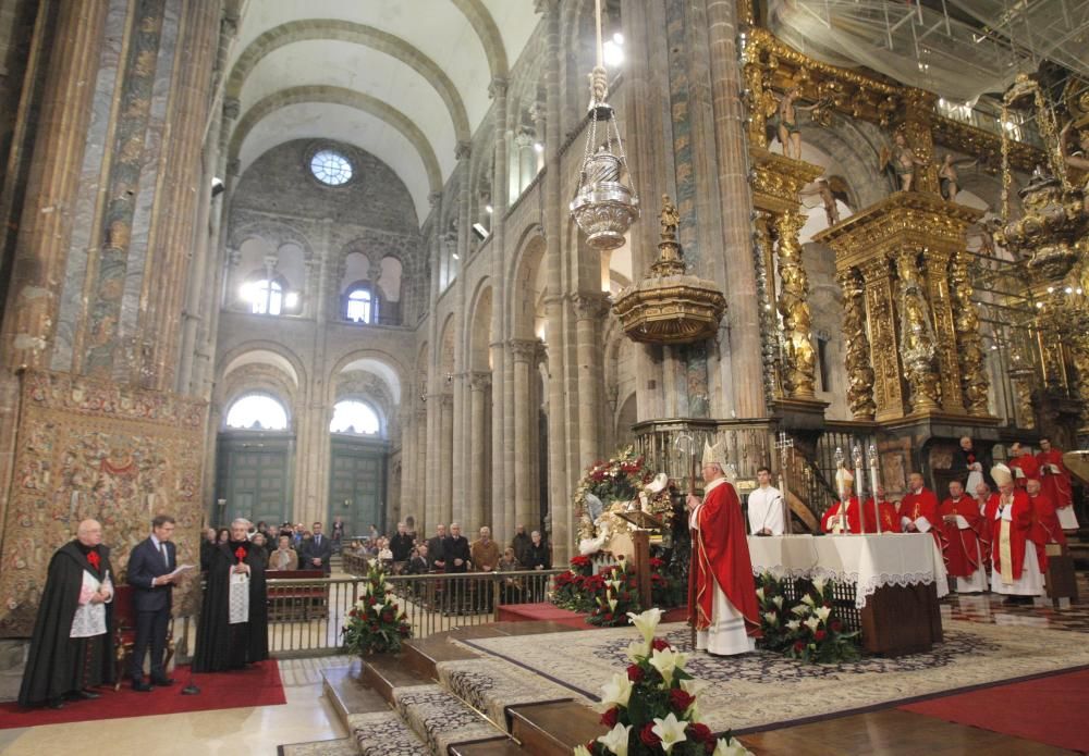 Feijóo pide al Apóstol por una España "igualitaria, justa y unida"