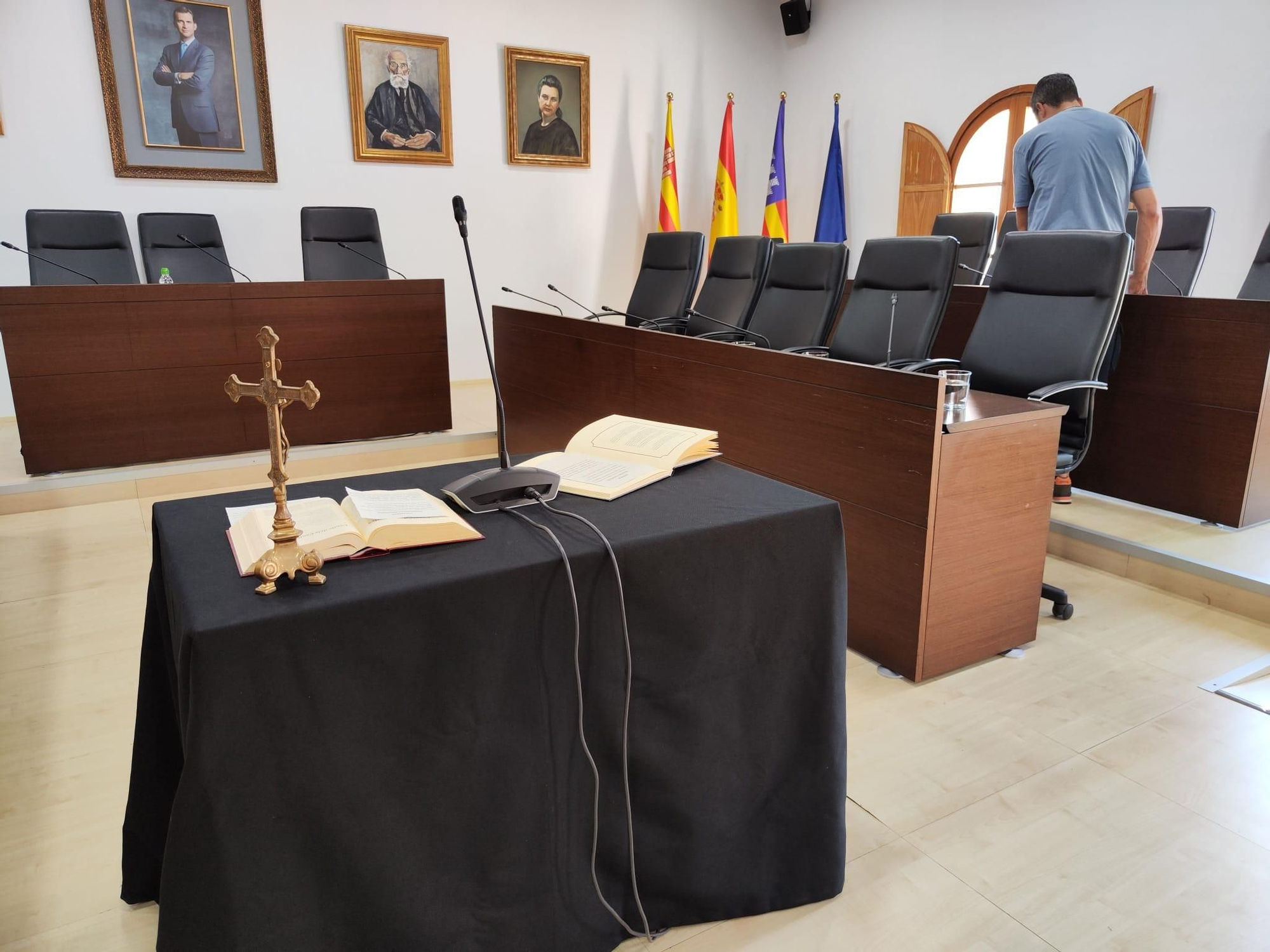 Galería de imágenes de la toma de posesión de Vicent Roig como alcalde de Sant Josep
