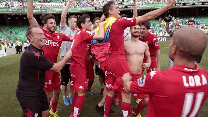 Diez años de un ascenso histórico del Sporting: &quot;Éramos una piña&quot;