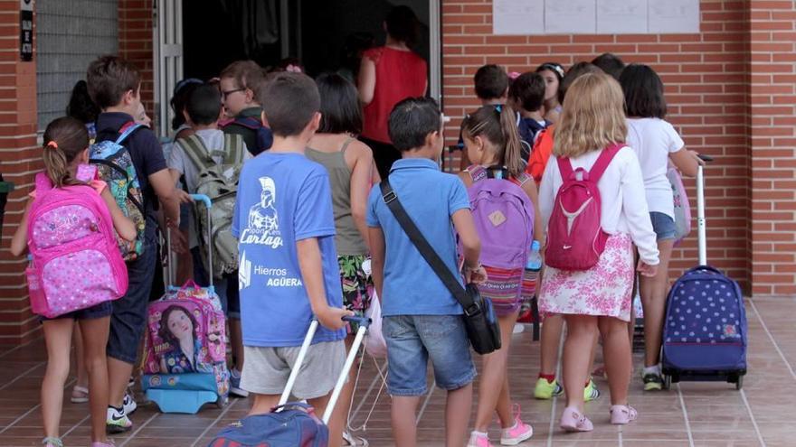 Los centros educativos no han recibido aún el presupuesto asignado este curso