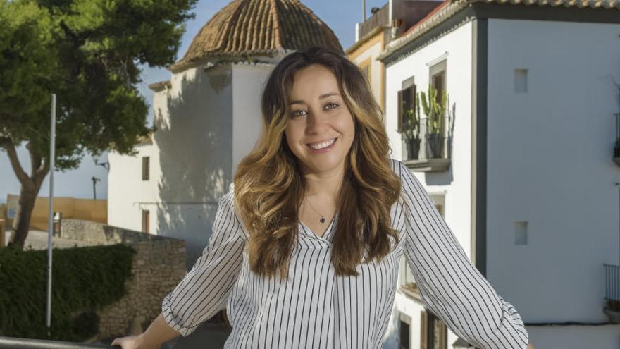 La  concejal Rosa Rubio toma posesión de su acta en el Ayuntamiento de Ibiza