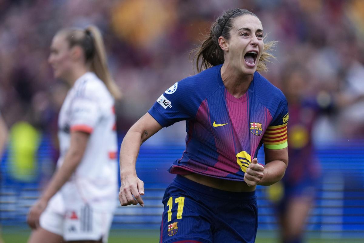 Alexia Putellas celebra un dels dos gols aconseguits contra el Bayern