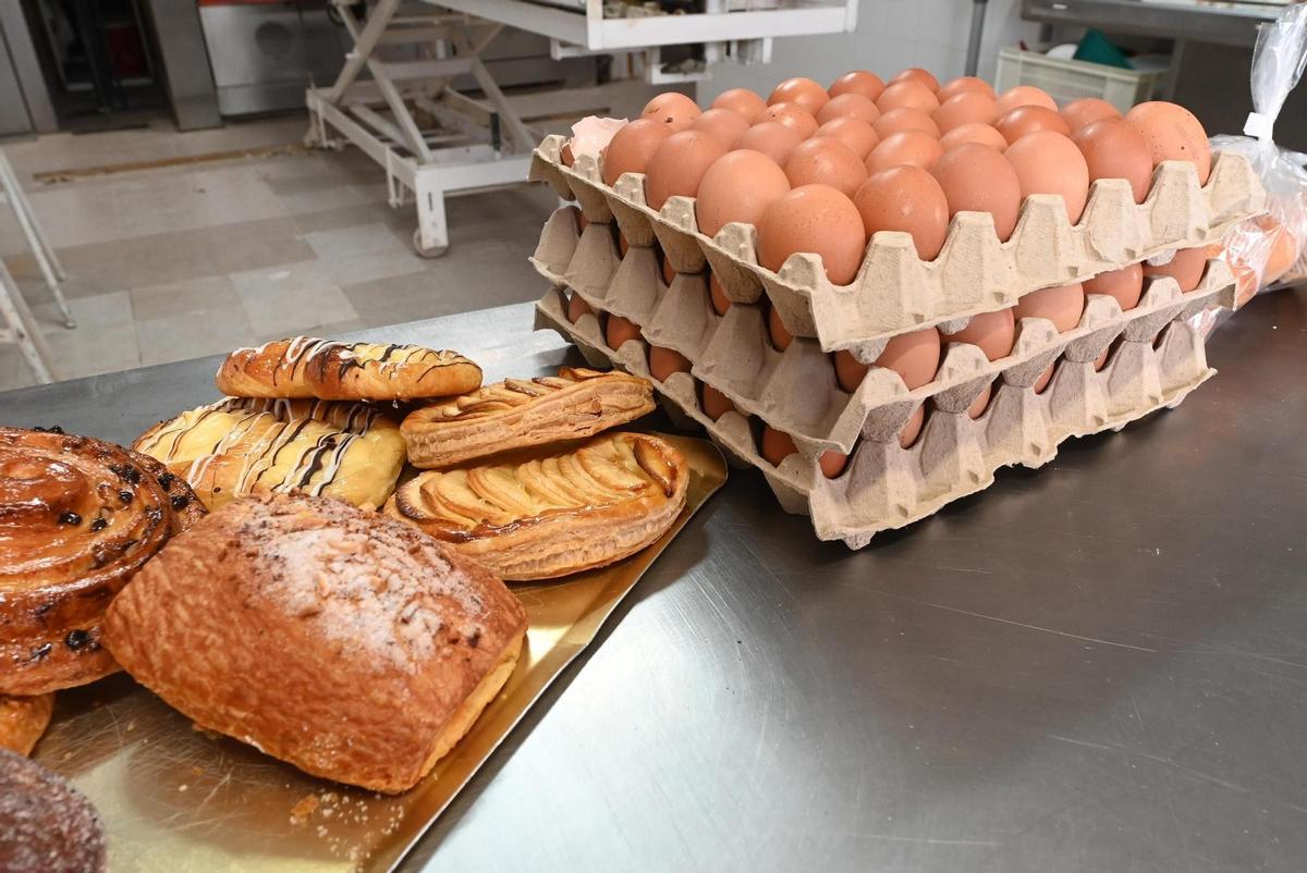 La subida del precio de los huevos también impacto a los alimentos elaborados.
