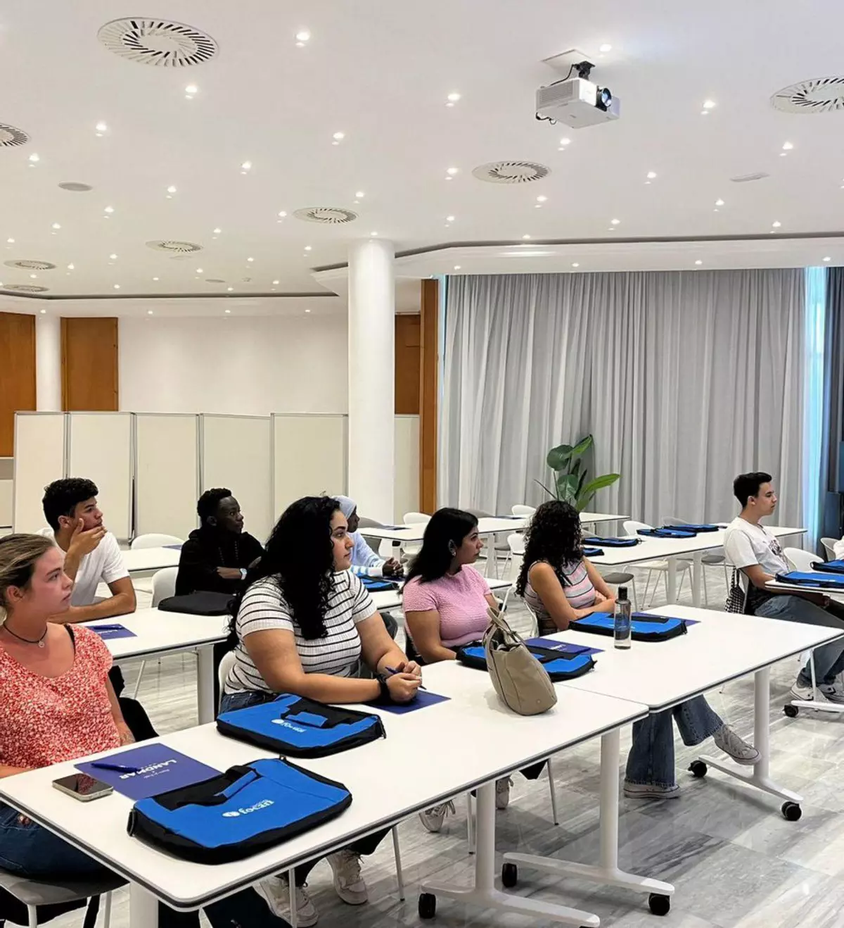 La Cámara forma a jóvenes en gestión turística