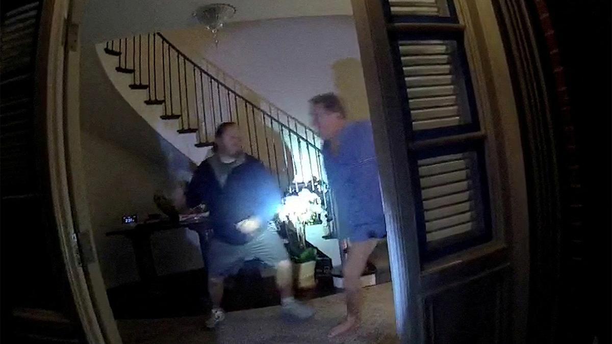 La policía publica el vídeo del ataque al marido de Nancy Pelosi