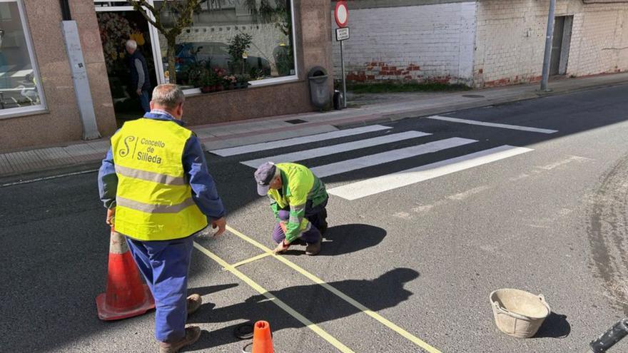 Silleda repinta los pasos de cebra en sus núcleos urbanos