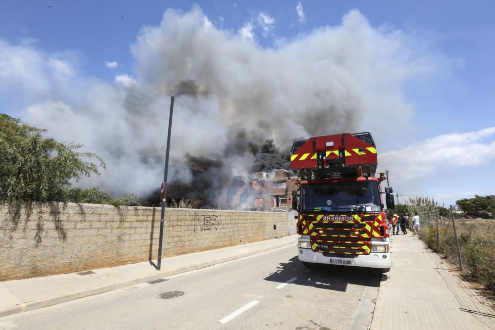 Incendio en un edificio okupado de Ibiza