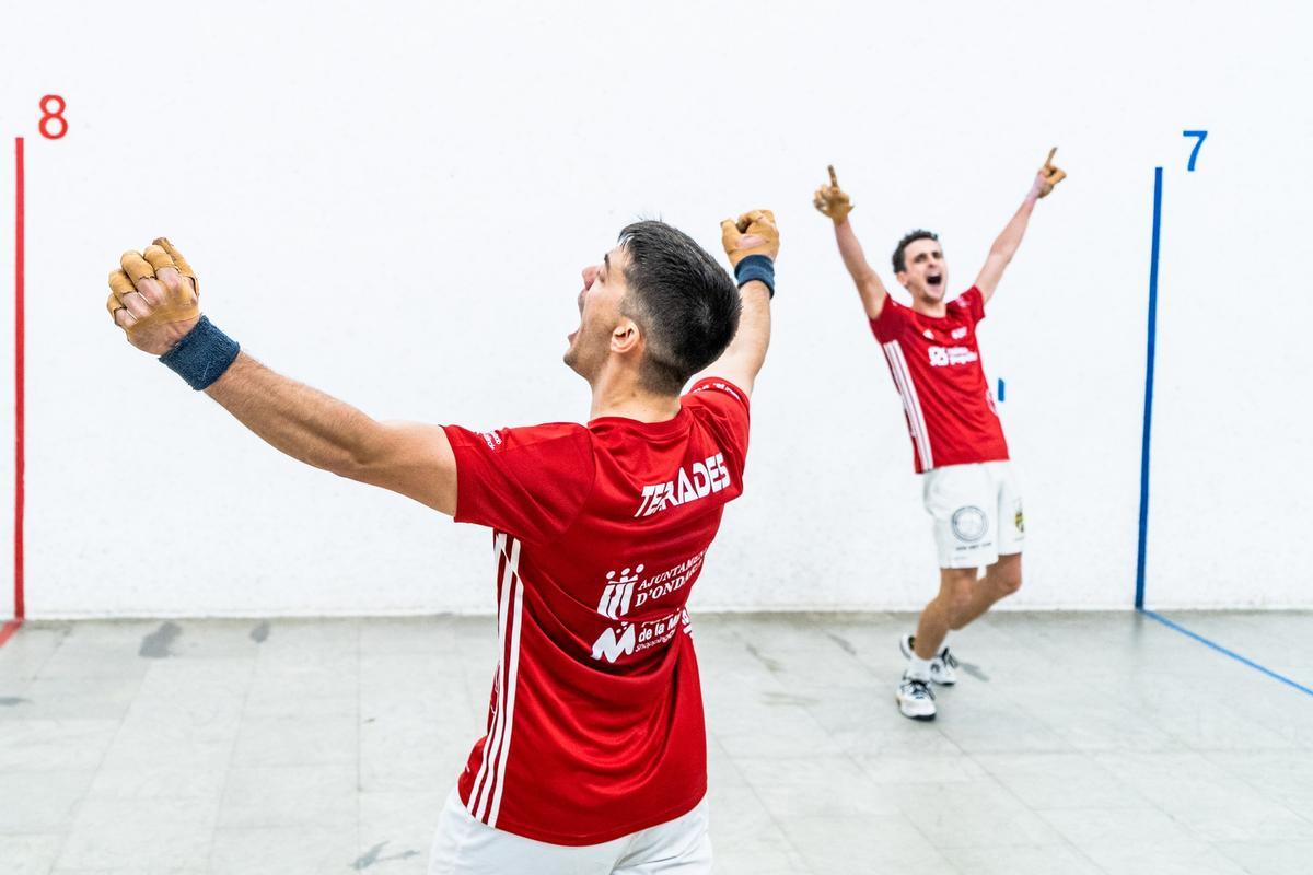 La celebració de la victòria de l'equip d'Ondara