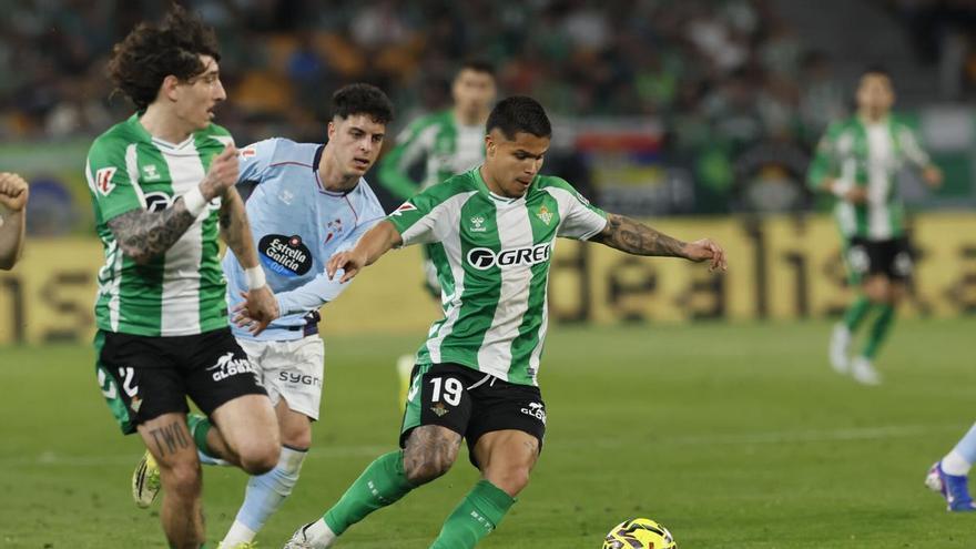Betis y Celta prolongan su pulso por la quinta plaza con un empate