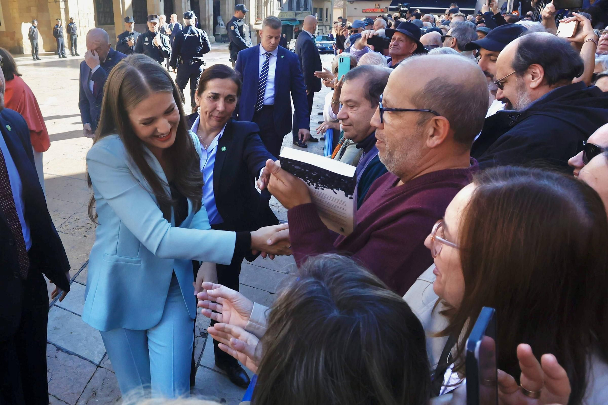 La Princesa Leonor recibe el título de Alcaldesa Honoraria de Oviedo y la Medalla de Asturias.