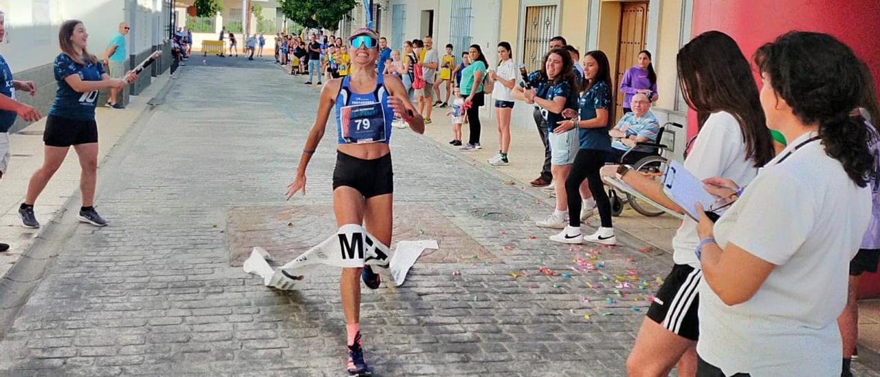 Raquel Hernández bate su récord en la Carrera Popular La Alameda - Diario  Córdoba