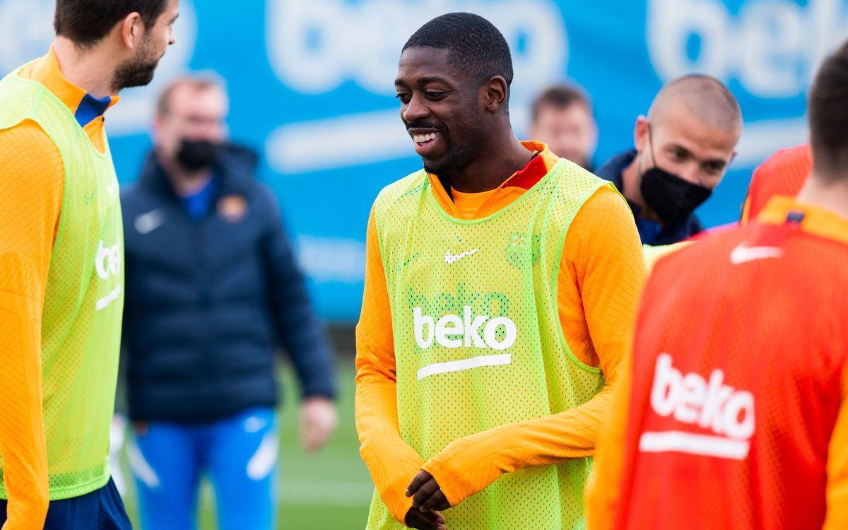 Dembélé, en el entrenamiento del Barça previo a la visita del Atlético al Camp Nou.