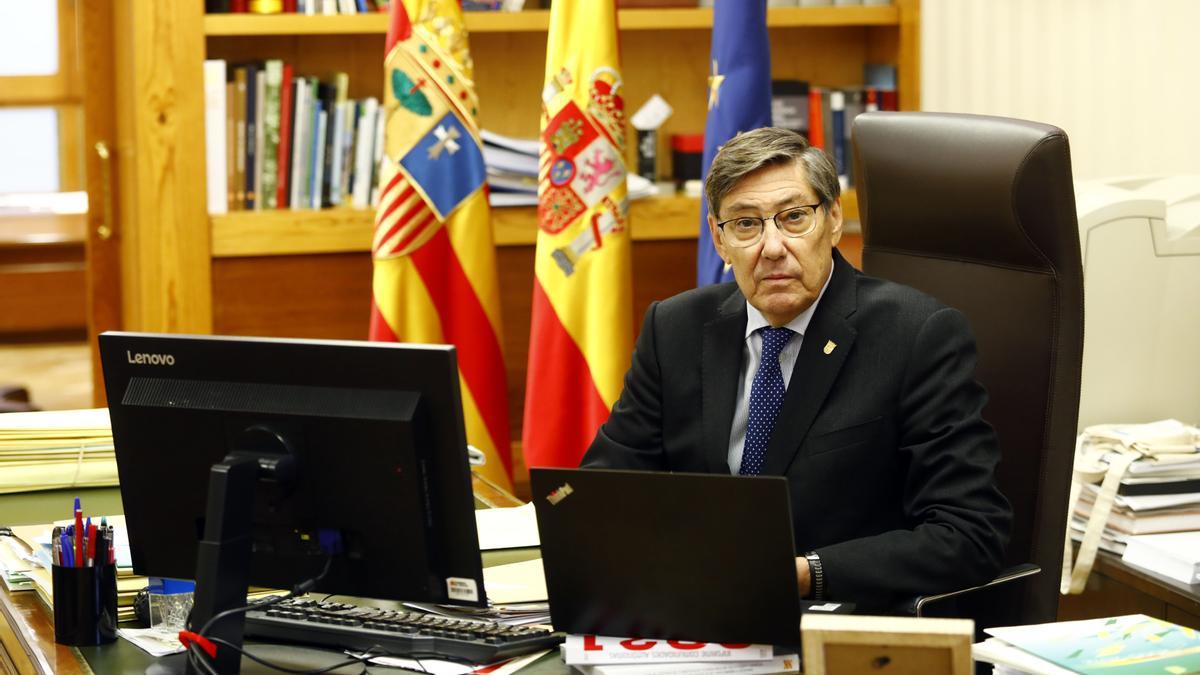 El vicepresidente del Gobierno de Aragón y consejero de Turismo, Arturo Aliaga, en una imagen de archivo,