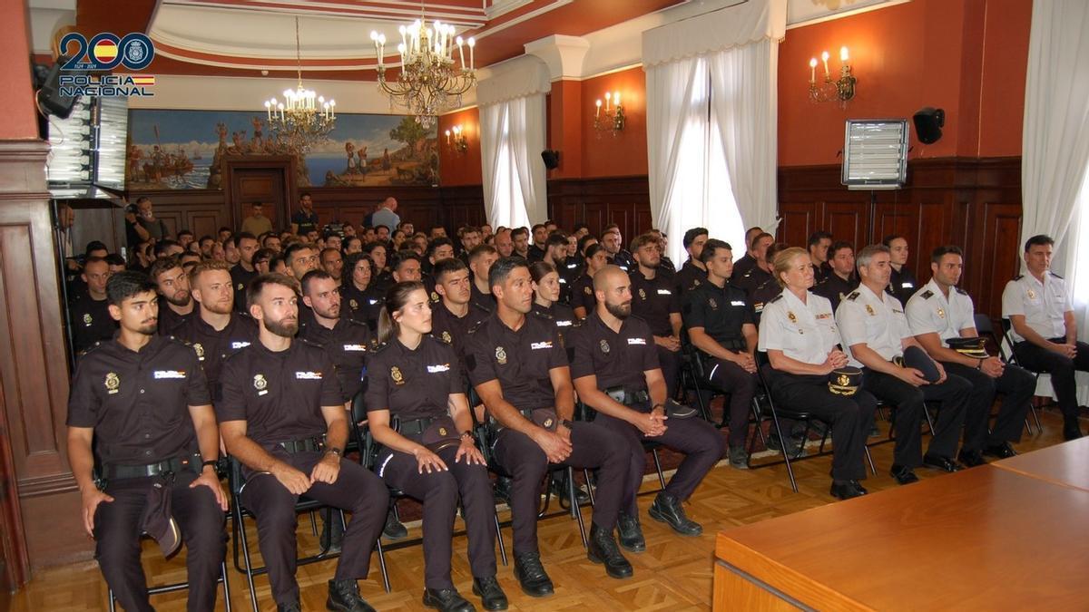 Incorporación de 176 policías nacionales a Canarias