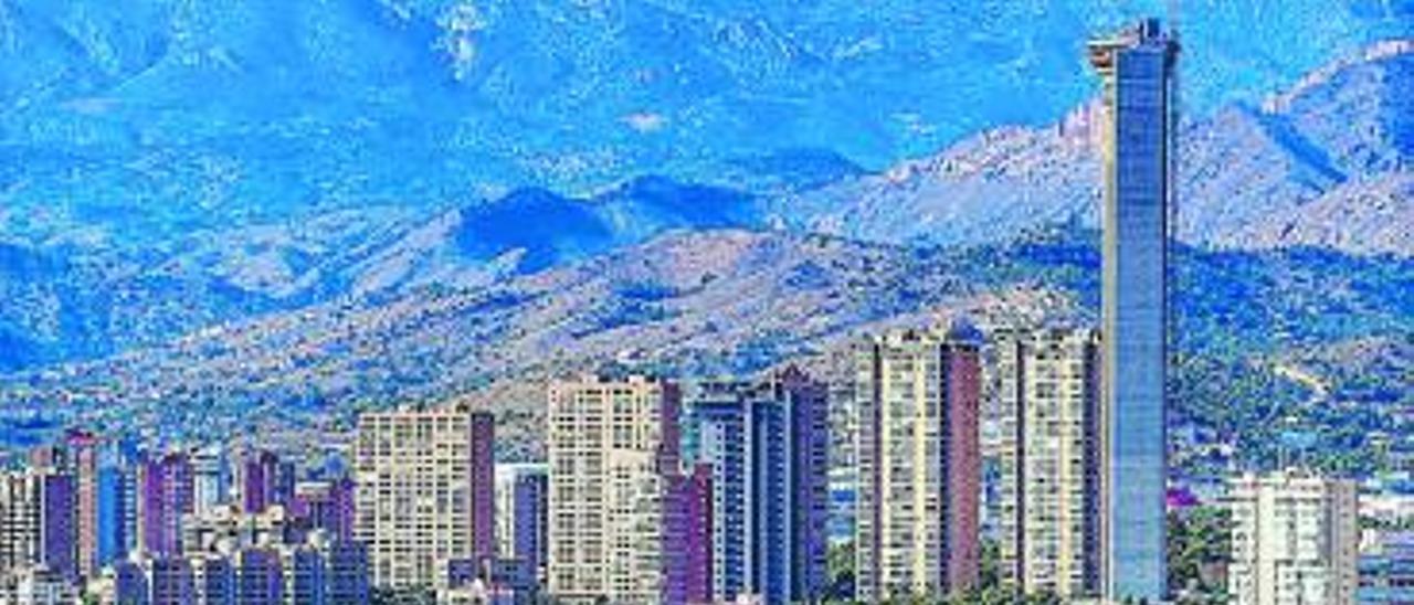 Benidorm, donde el 50% de las pernoctaciones son de turistas británicos |
David Revenga
