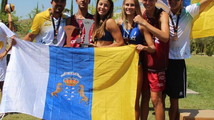 Canarias se cuelga la plata con las féminas y el bronce con los chicos