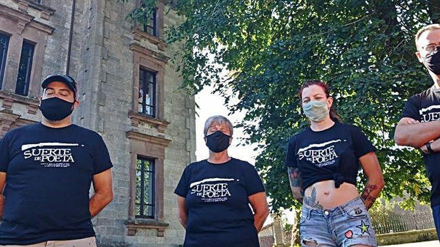 Rubén Peña, Pepa Batana, Sonia Fuentevilla y Jesús Bordás, durante la presentación ayer en Ribadedeva.