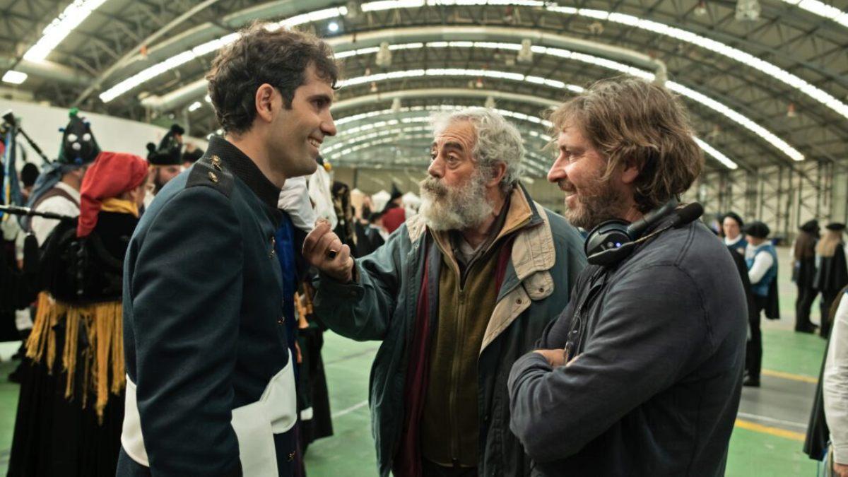 Tamar Novas (izquierda) en una pausa del rodaje de 'Rondallas'.