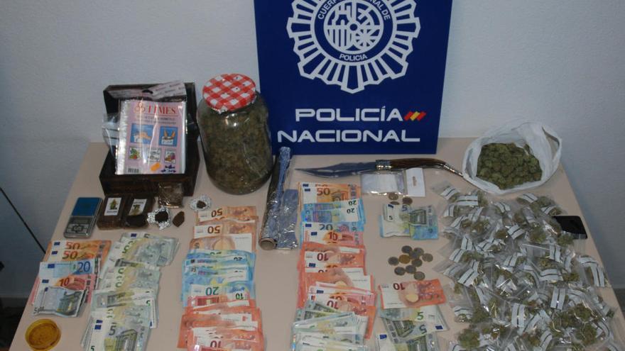 Droga y dinero incautado por la Comisaría de Orihuela