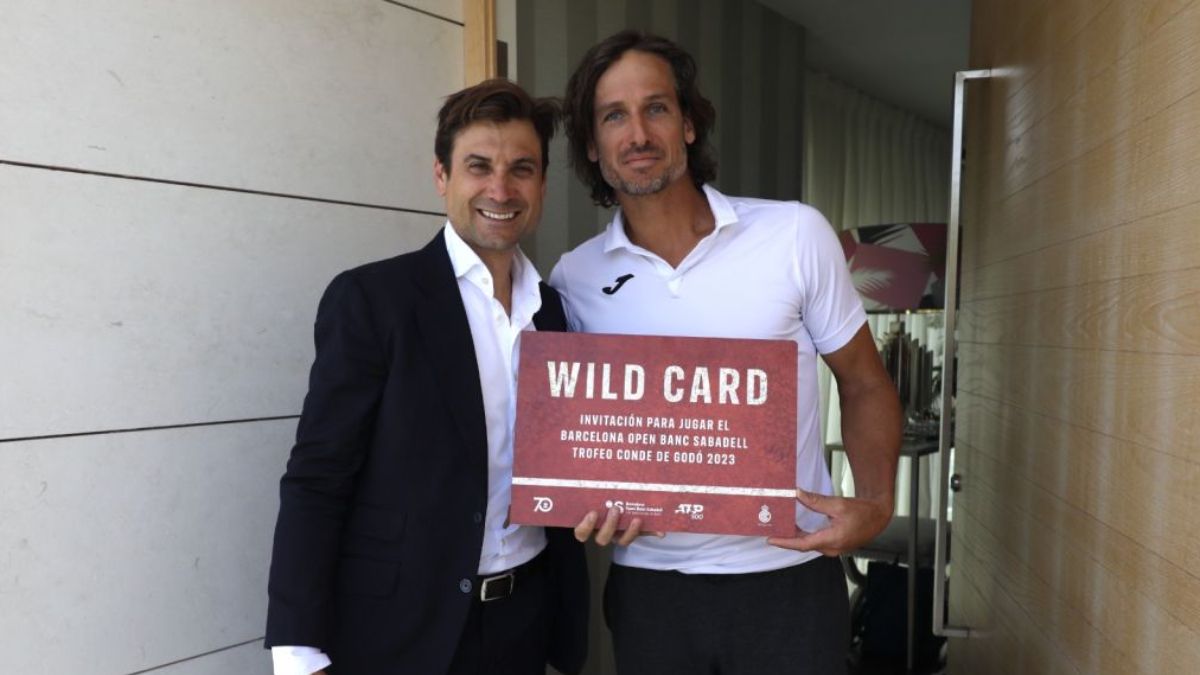 'Feli' recibió la Wild Card de manos de David Ferrer, director del Barcelona Open