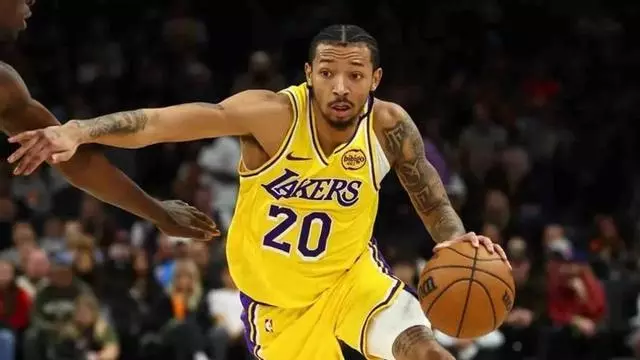 De triple en triple: así brilla Nick Smith Jr.