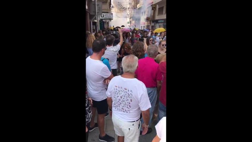 Multitudinaria participación en la tradicional carrera de la traca de Elda