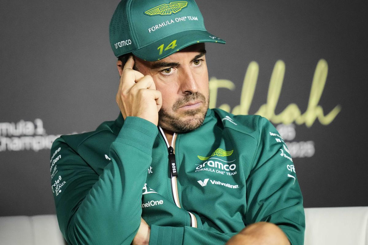 Aston Martin driver Fernando Alonso of Spain attends a news conference ahead of the Formula One Saudi Arabian Grand Prix at the Jeddah Corniche Circuit in Jeddah, Saudi Arabia, Thursday, April 17, 2025. (AP Photo/Darko Bandic) Associated Press / LaPresse Only italy and Spain