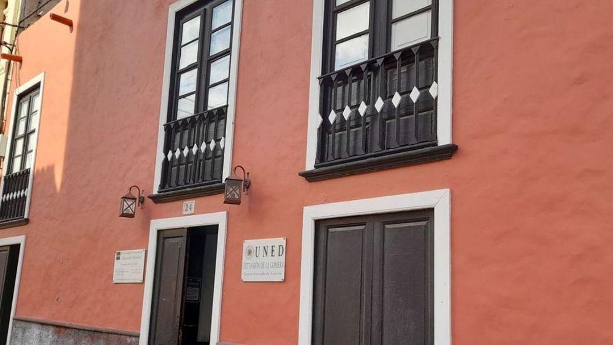 Edificio donde hace más de tres décadas estuvo el restaurante Marqués de Oristano.