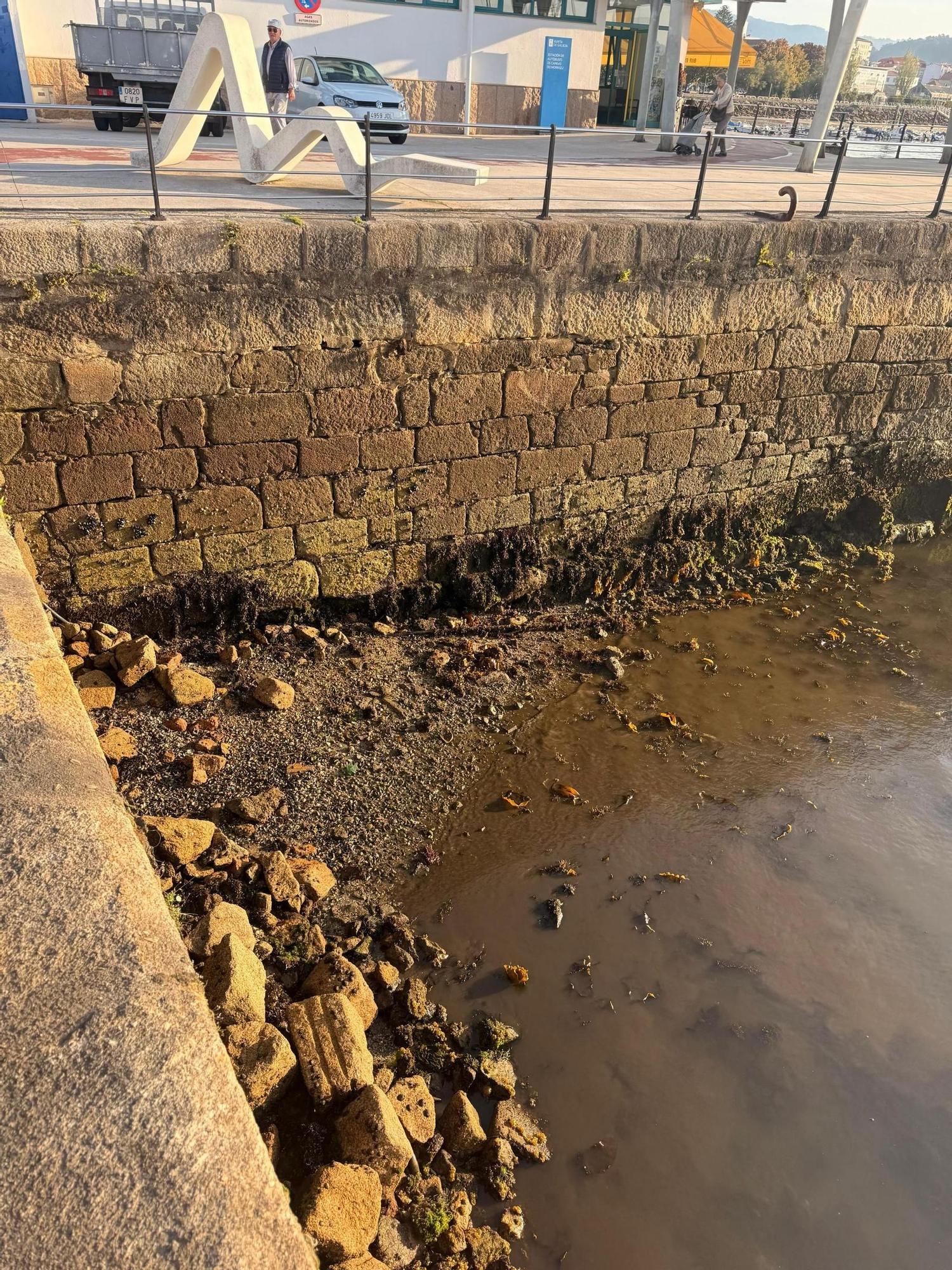La 'Luna del cazador' vara barcos en Cangas