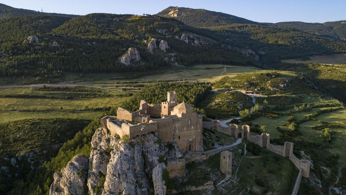 Es uno de los castillos más bonitos y mejor conservados de España